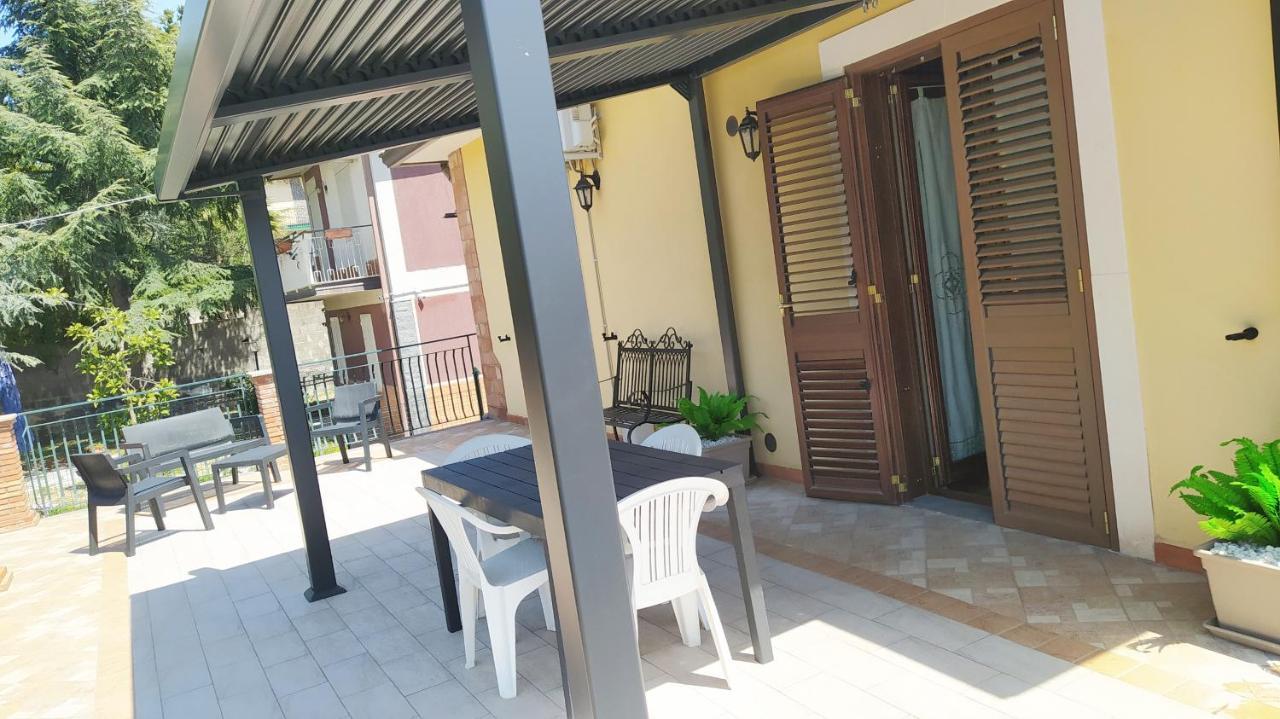 La Terra Patrizia Nicolosi Exterior foto